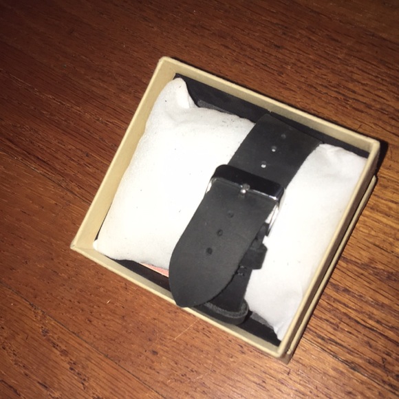 SALE**** NWT Bamboo Wood Watch - Picture 3 of 3